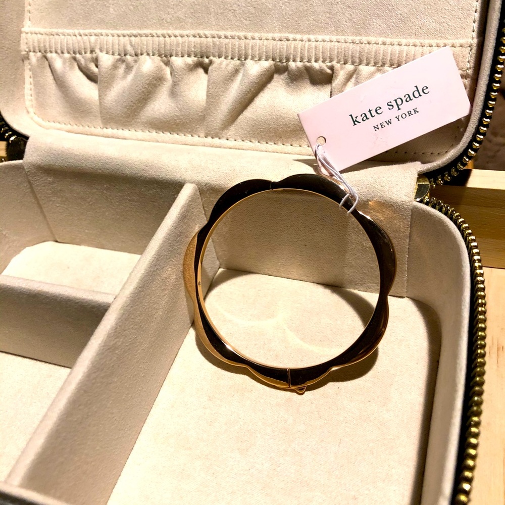 Kate Spade New York Sliced Scallops Hinge Bracelet